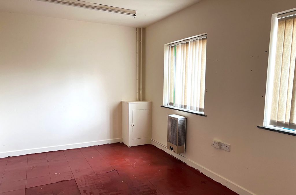Property photo 3 of 7