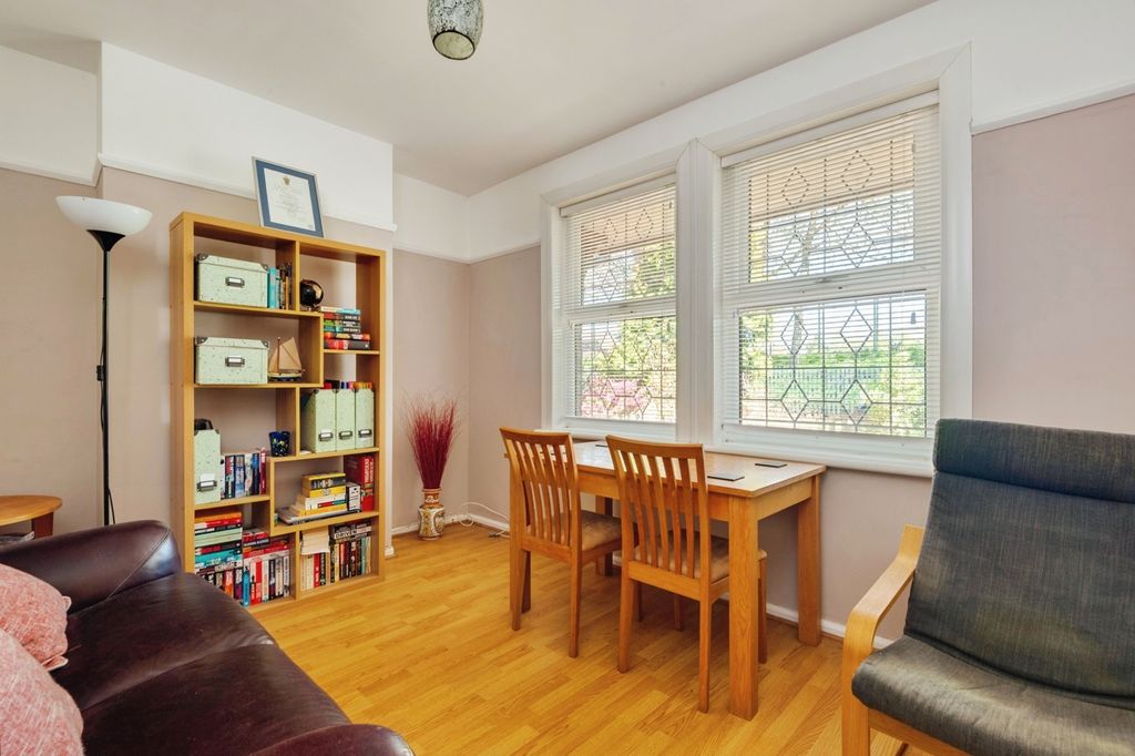 Property photo 3 of 18 Pbox-Img.Jpg
