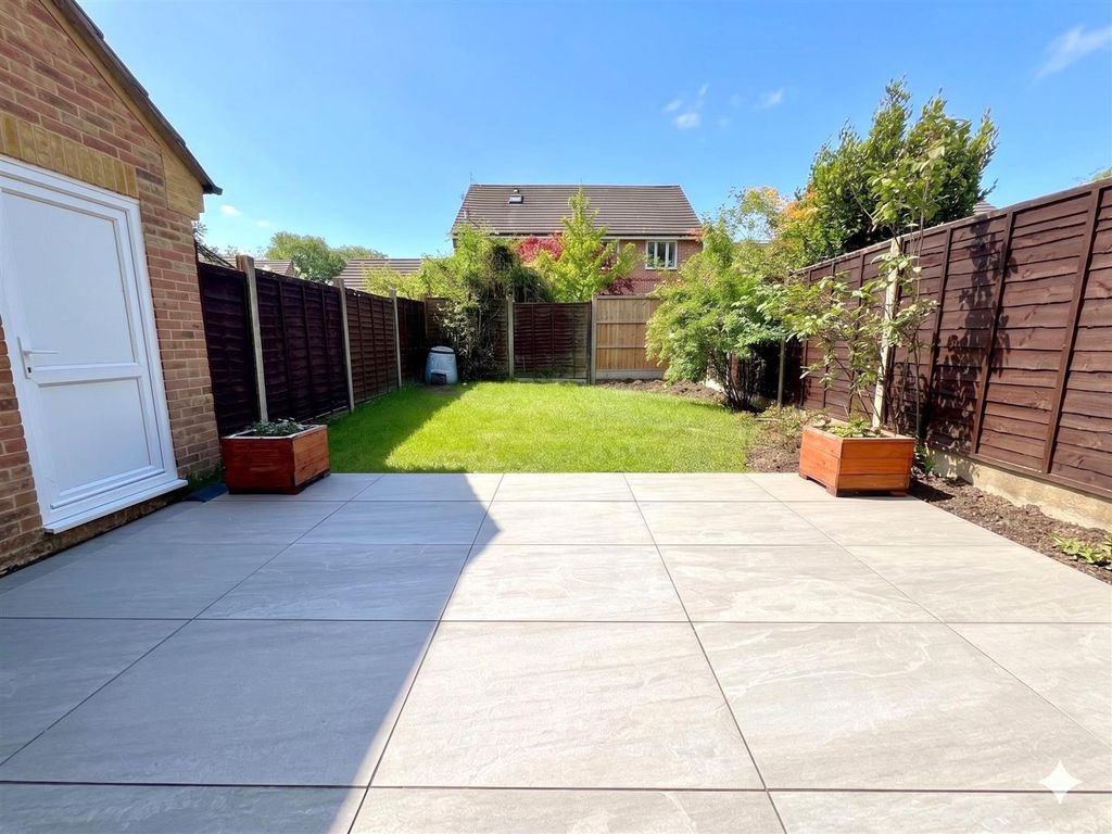 Property photo 2 of 15 Garden.Jpg