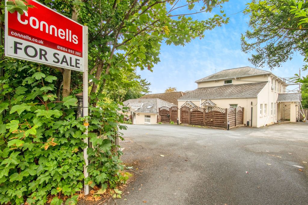 Property photo 1 of 22