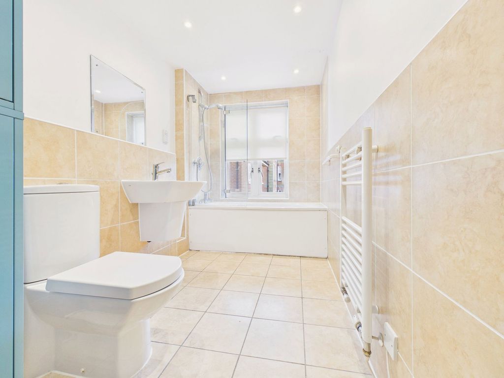 Additional image 9 of 2 bed flat for saleBlackhorse Way, Horsham RH12