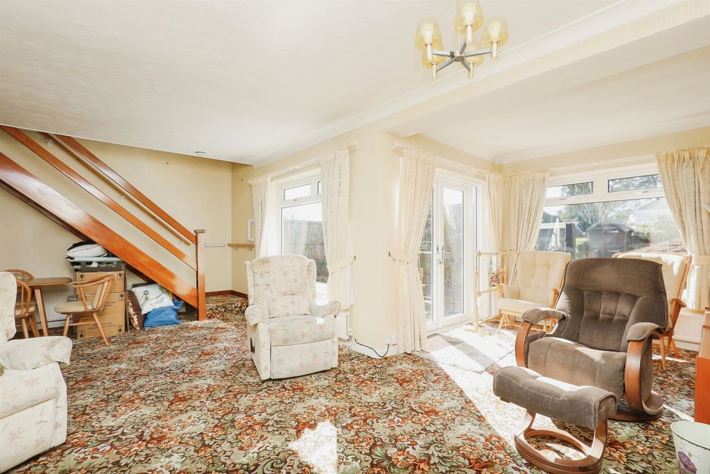 Property photo 3 of 19