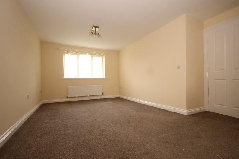 Property photo 3 of 8 Lounge