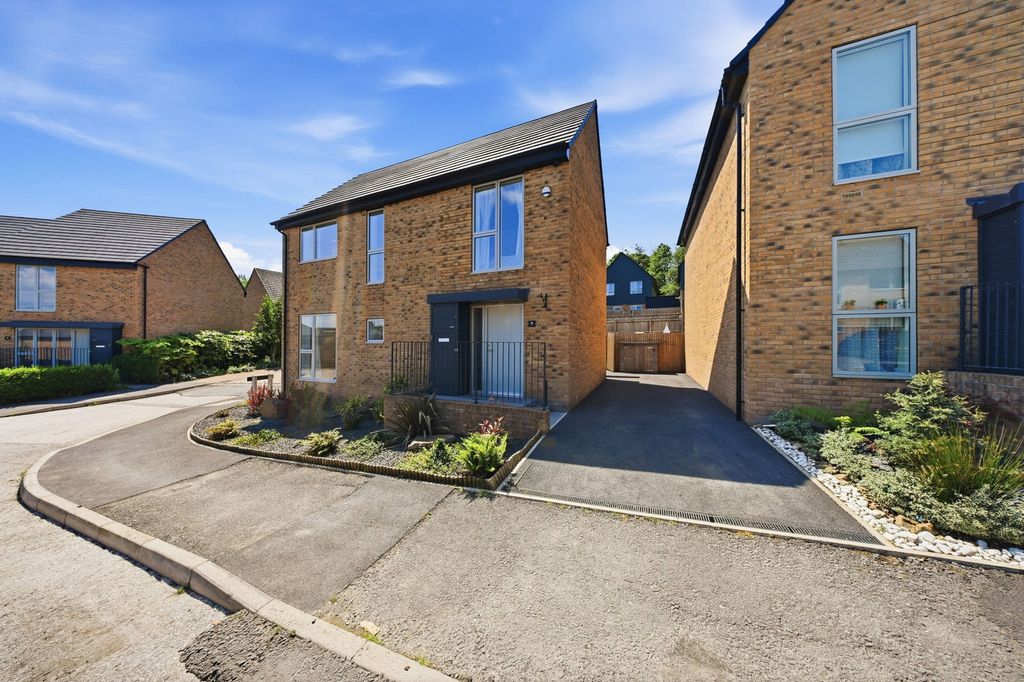 Property photo 1 of 49