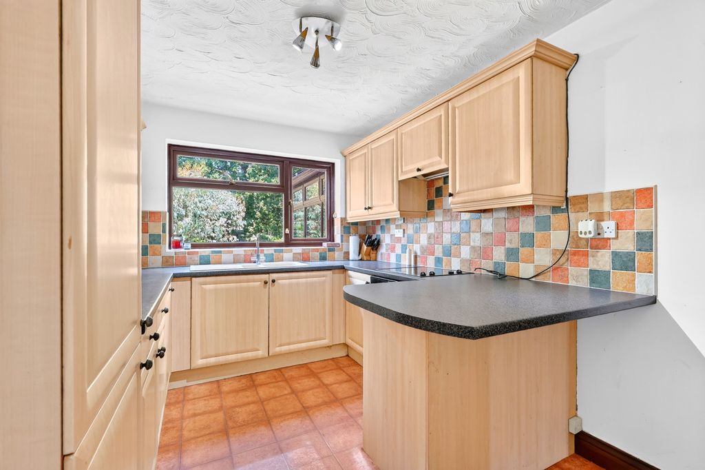 Property photo 3 of 31