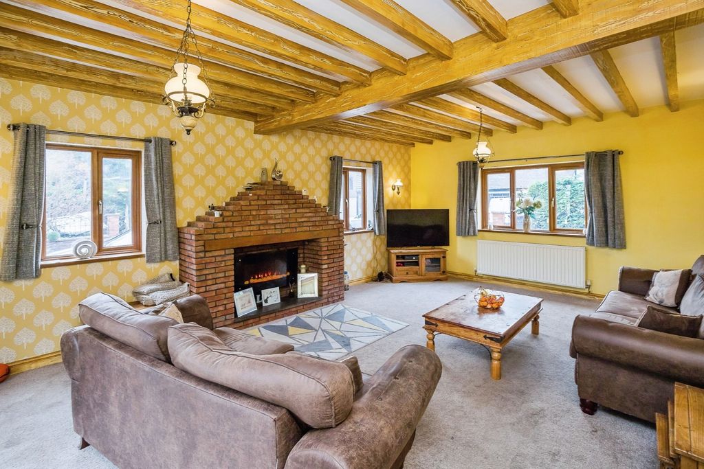 Property photo 2 of 18 Living Room