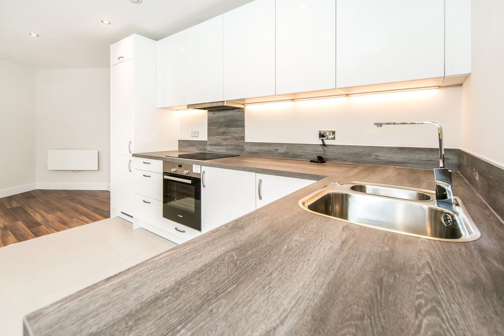 Property photo 3 of 8 d5935575-9c6B-4A8A-B