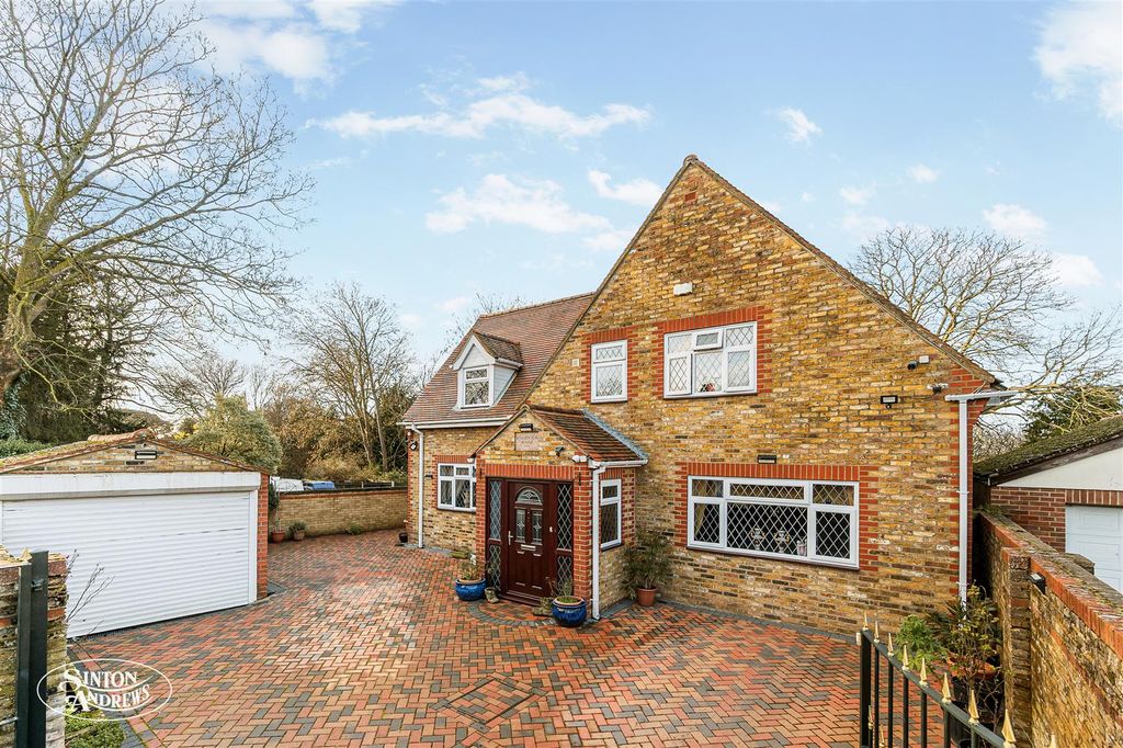 Property photo 1 of 27 Woodview House The Fairway-2.Jpg