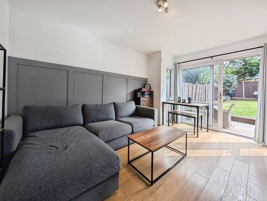 Property photo 2 of 11 Pbox-Img.Jpg