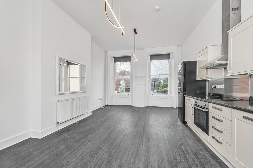 Property photo 2 of 15 Picture No. 13