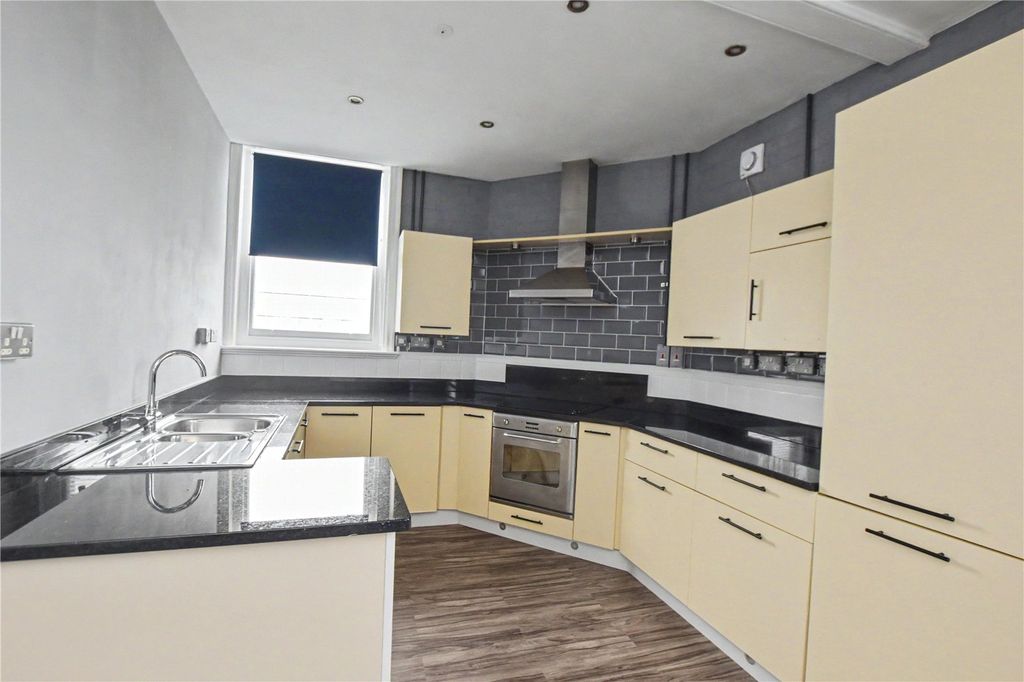 Property photo 3 of 16 Picture No. 05