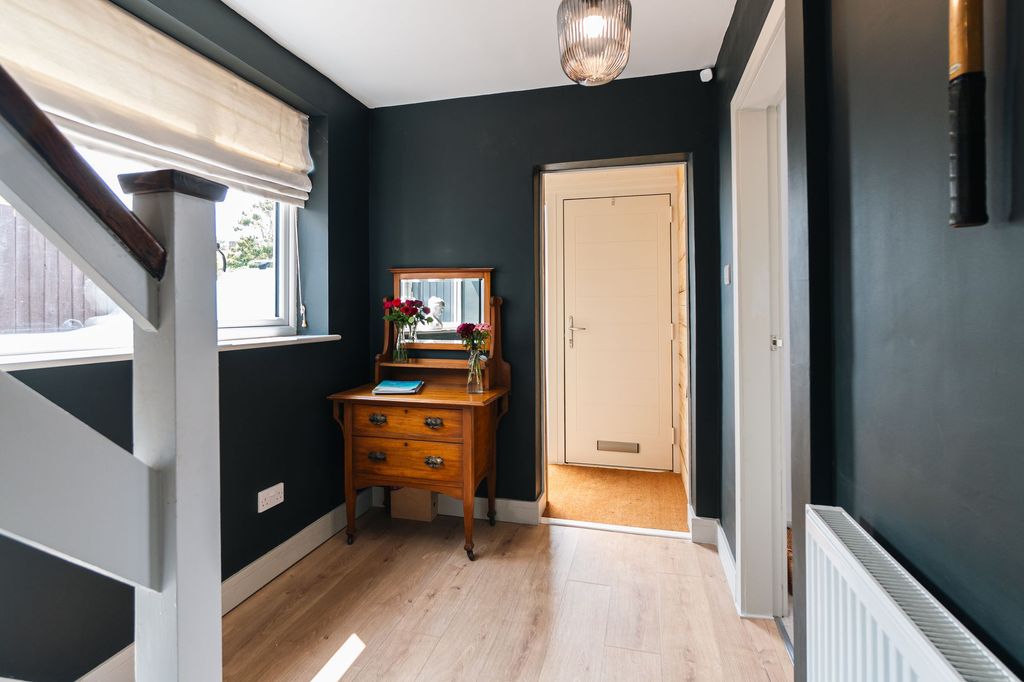 Property photo 3 of 40