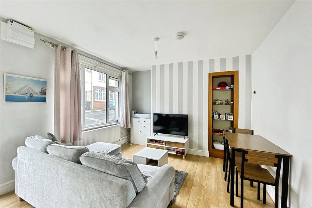 Property photo 2 of 13 Picture No. 06