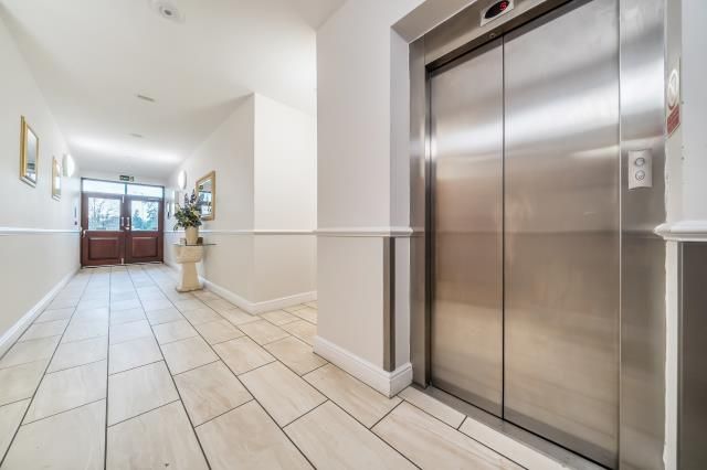Property photo 2 of 11 Internal View