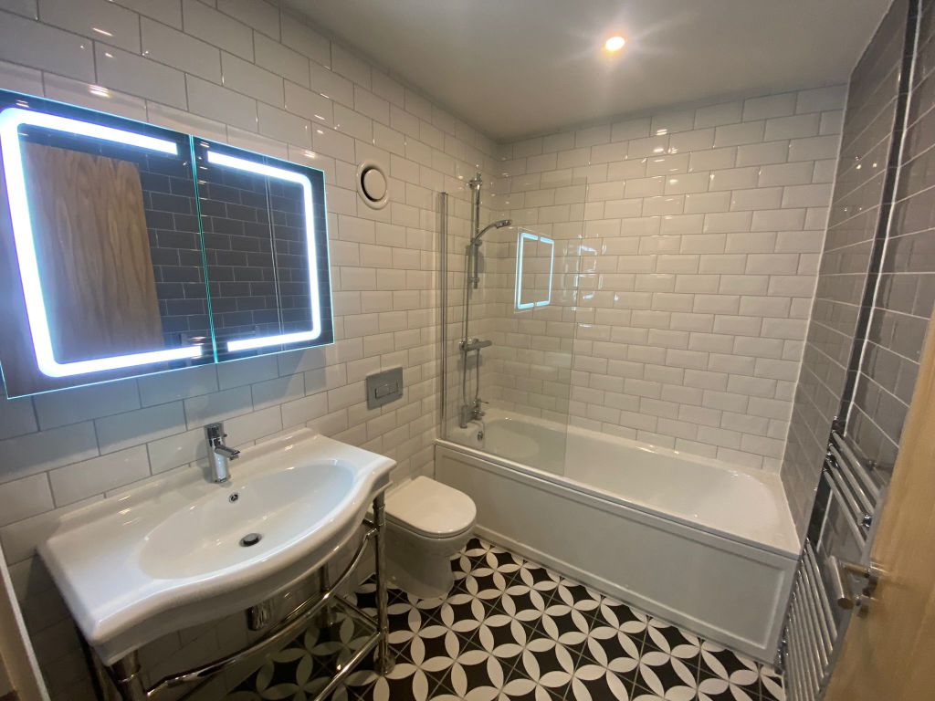 Property photo 3 of 7 3. Bathroom