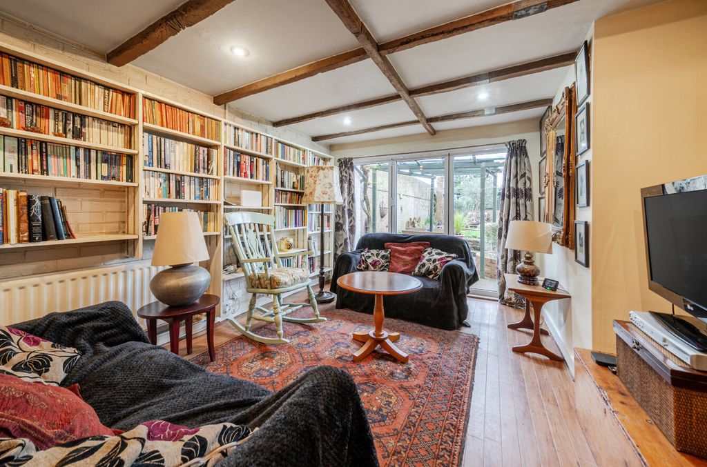 Property photo 3 of 20 1405195-3-698B471...