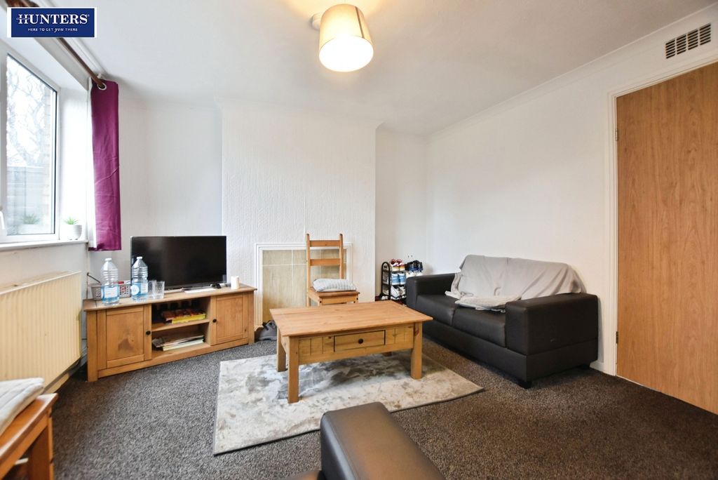 Property photo 3 of 14 Living Room