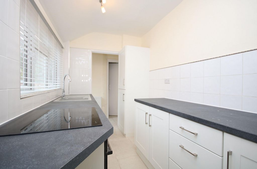 Property photo 2 of 12 Kitchen