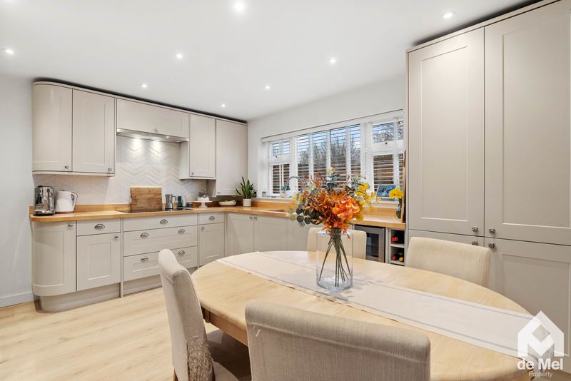 Property photo 2 of 13 Photo 9