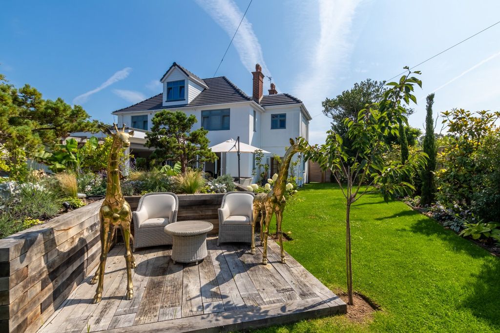 Property photo 3 of 52 Picture No. 44