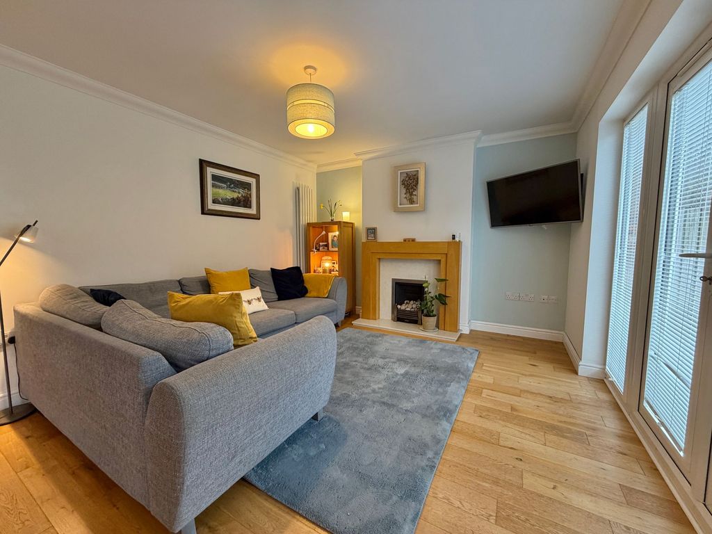 Property photo 3 of 17 Family Dining Kitchen