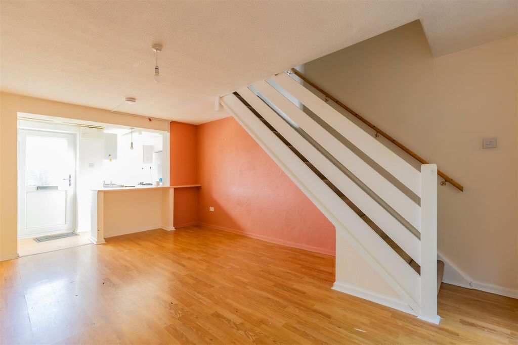 Property photo 3 of 12 35 (5 Of 12).Jpg