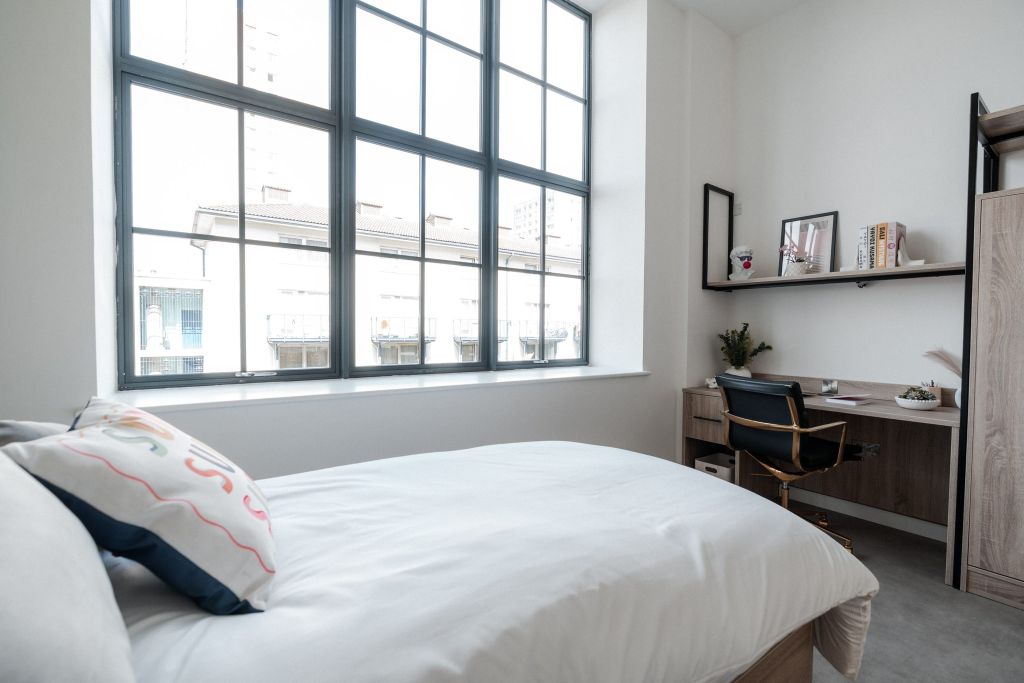 Property photo 2 of 19 Bedroom