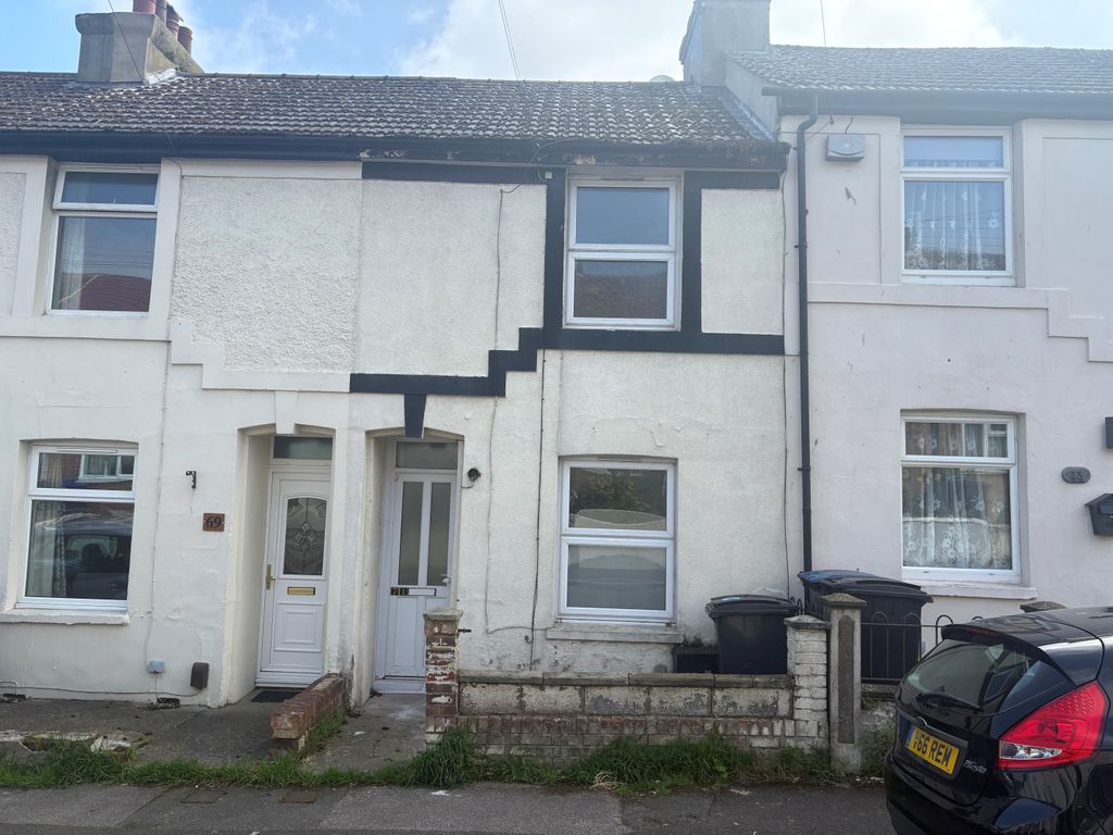 Property photo 1 of 5 Front