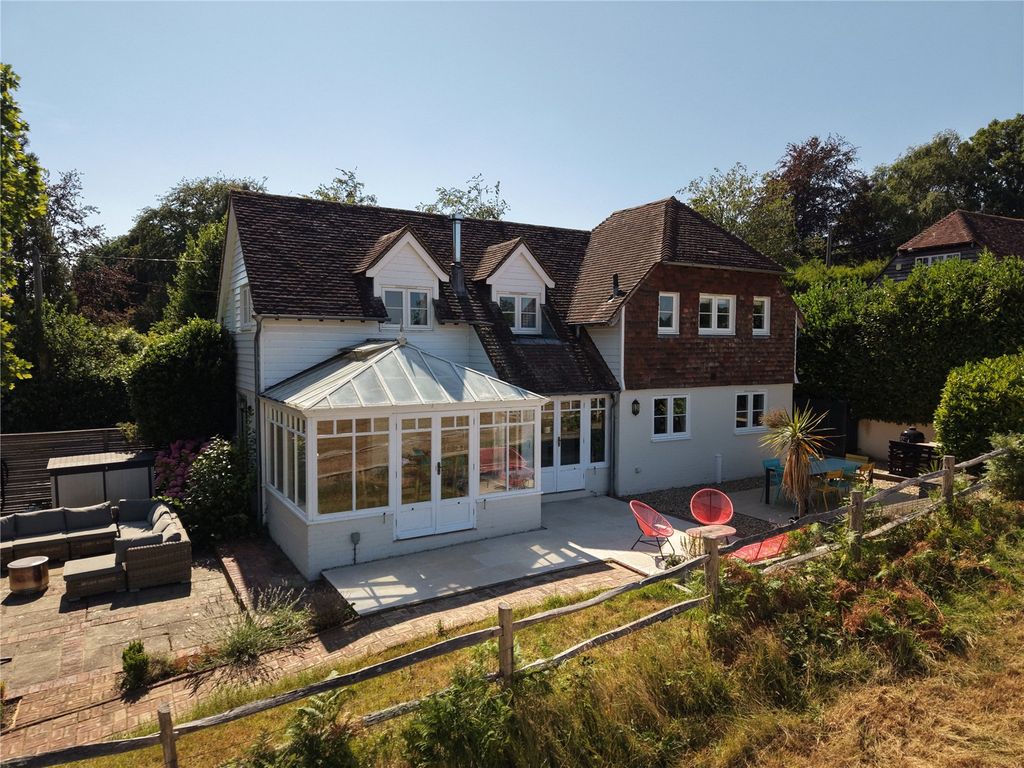 Property photo 1 of 37 Picture No. 14