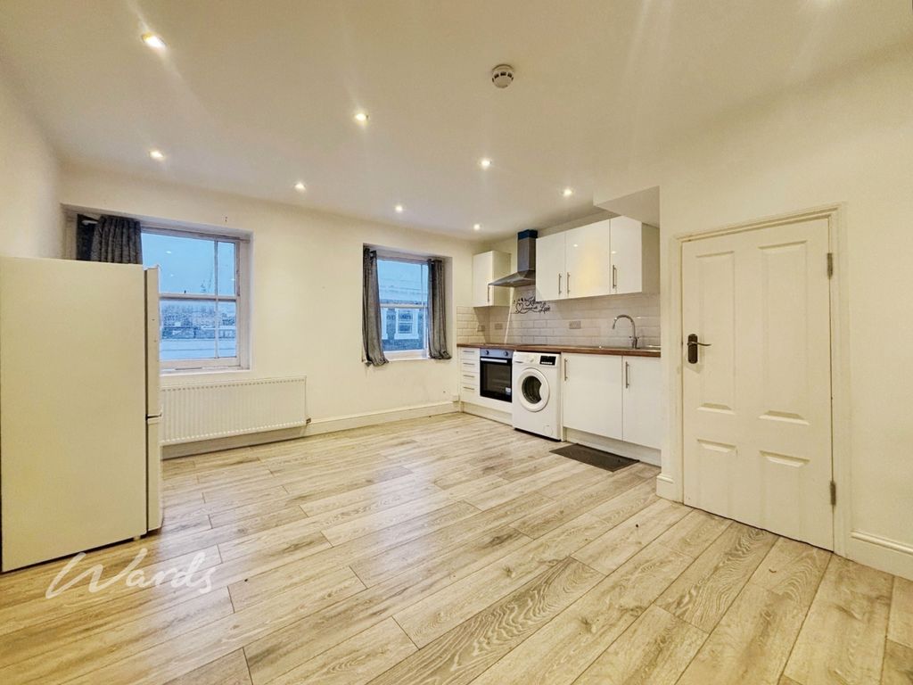 Property photo 1 of 6 Lounge-Kitchen