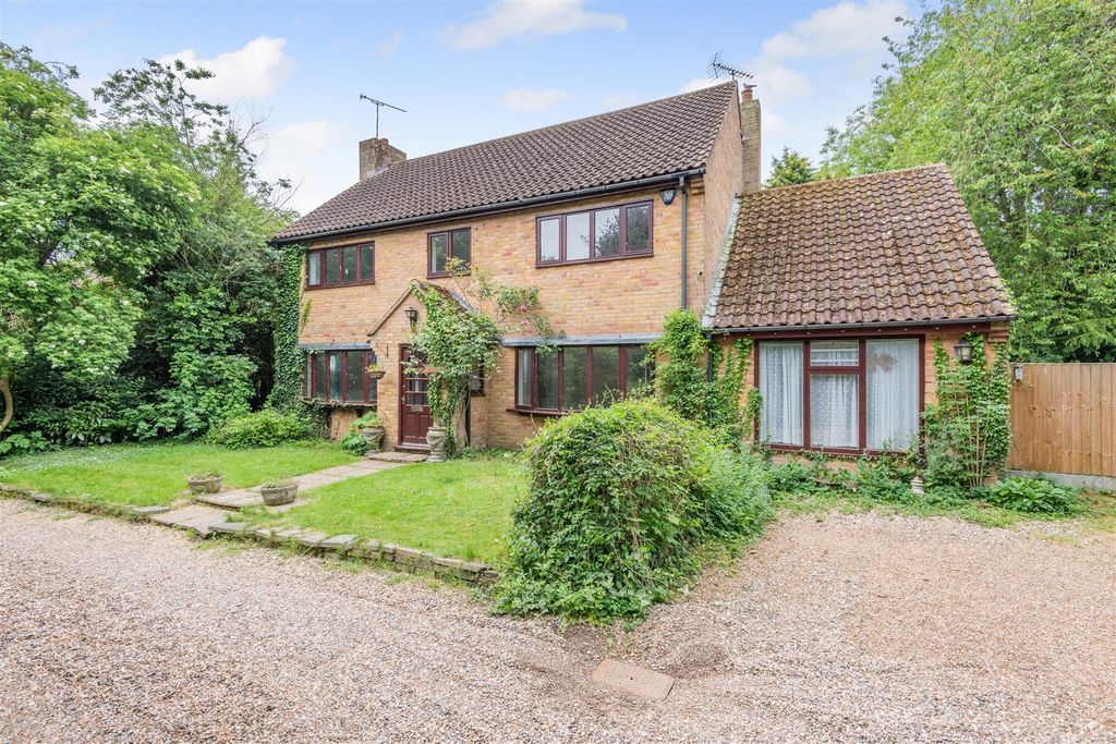 Property photo 1 of 18 8648778-Exterior03.Jpg