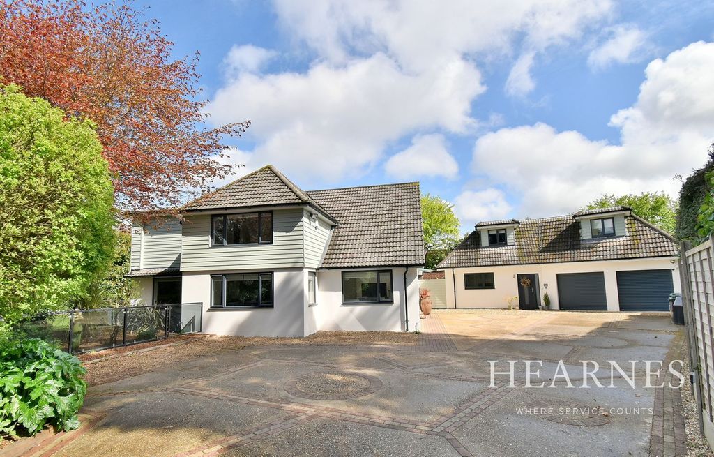 Property photo 1 of 32