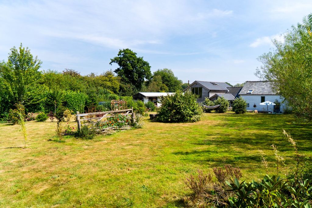 Property photo 2 of 95