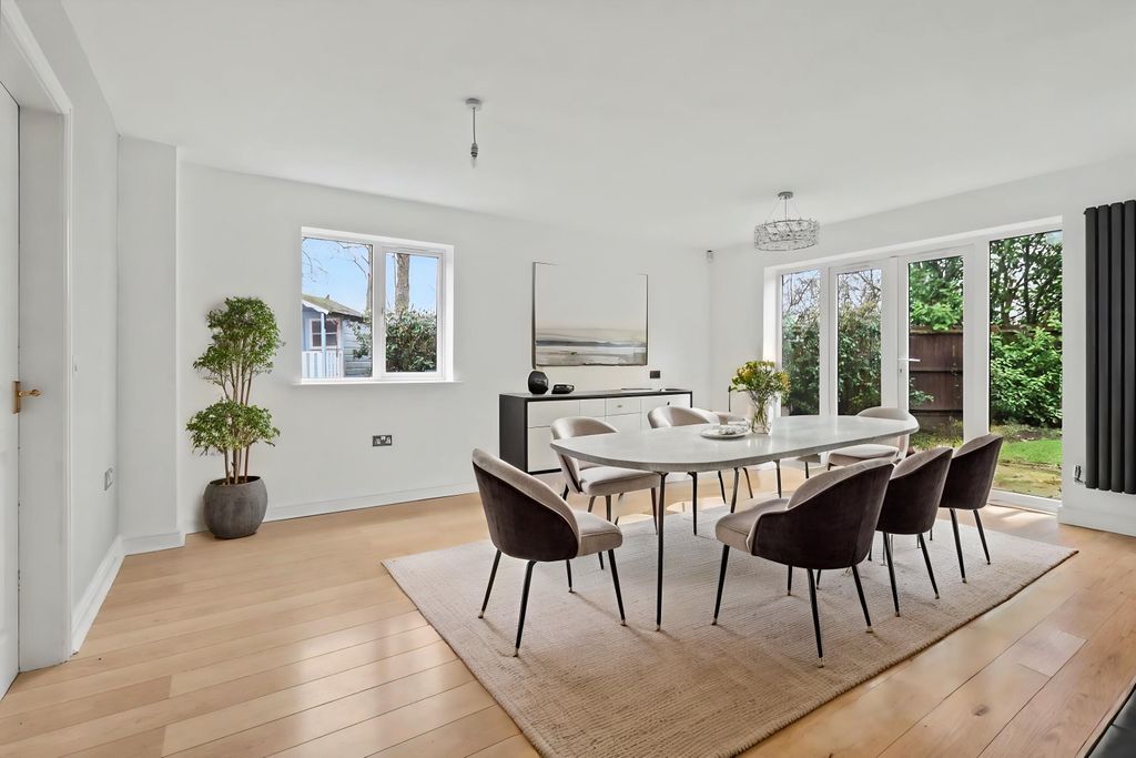 Property photo 3 of 25 Dining Area Virtually Staged