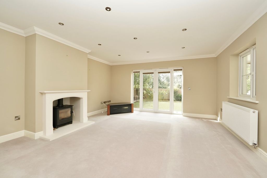 Property photo 3 of 26