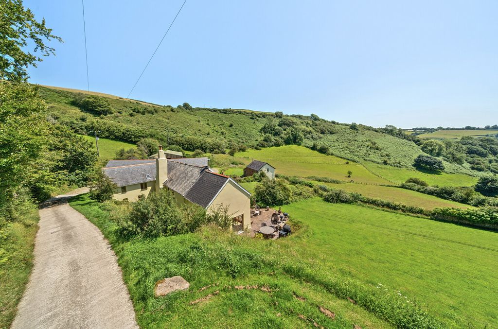 Property photo 3 of 41 Picture No. 03