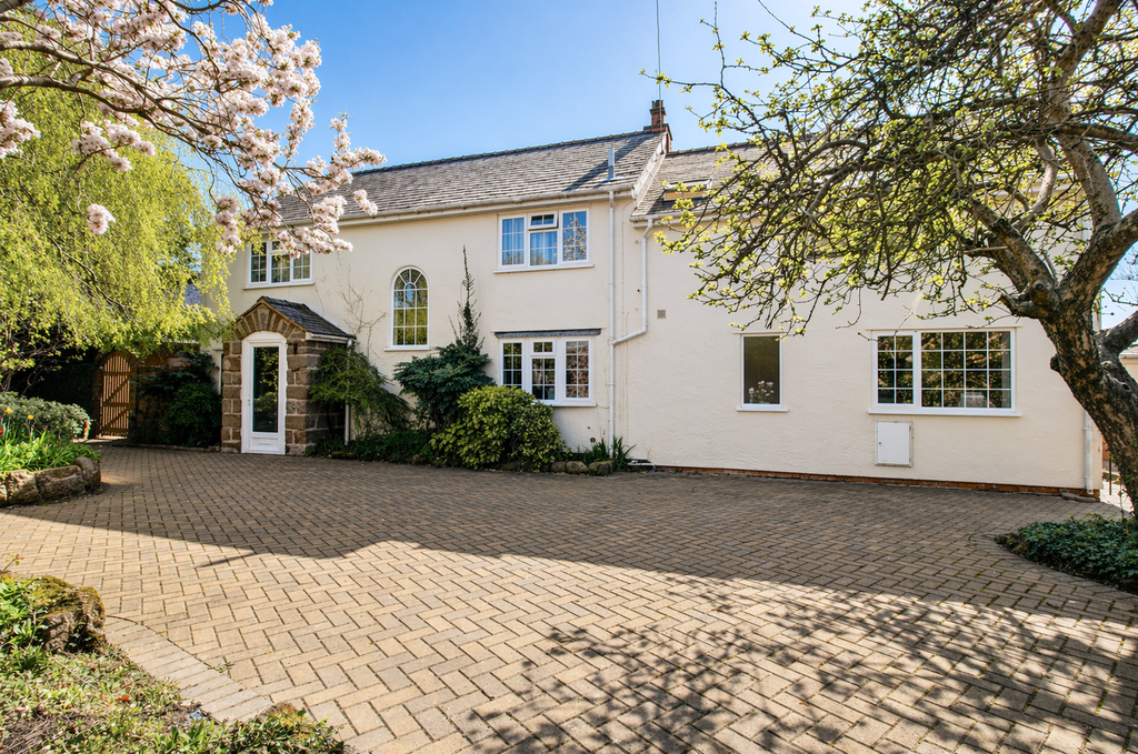 Property photo 1 of 28