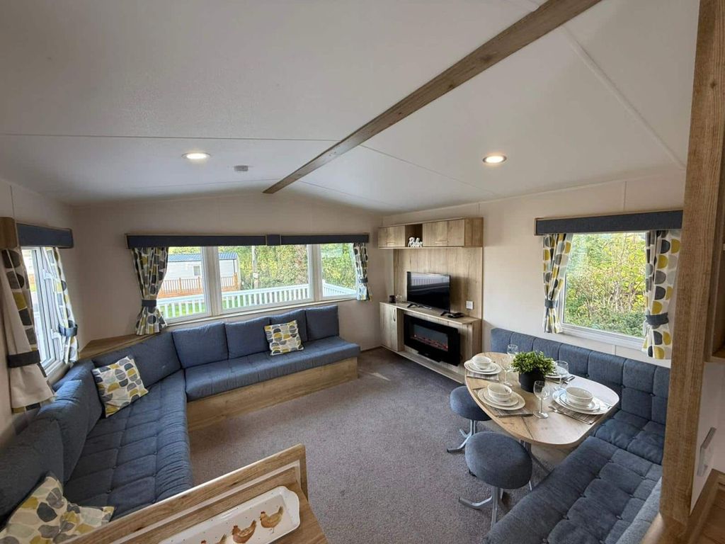 Property photo 2 of 17 Whatsapp Image 2025 09 19 At 10.11.30 2d9d9551