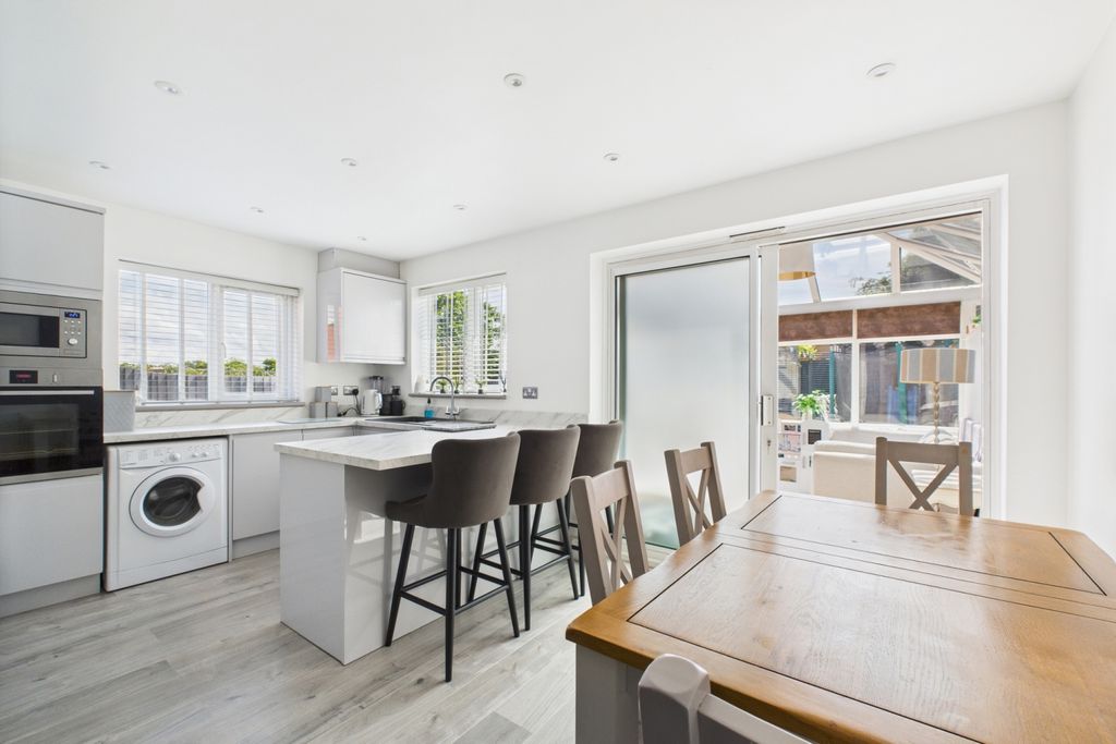 Property photo 2 of 16 Kitchen Diner