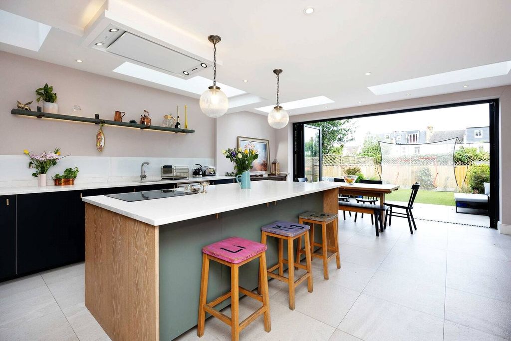 Property photo 2 of 15 Kitchen