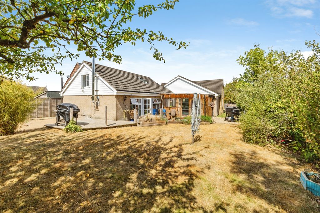 Property photo 2 of 20