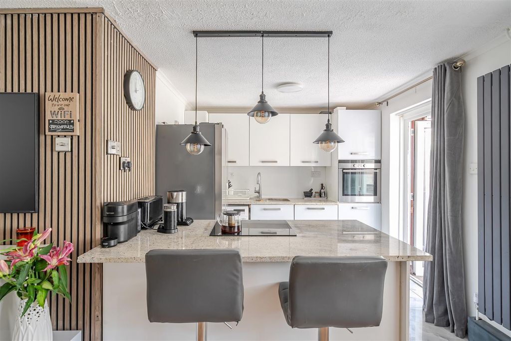 Property photo 2 of 16 Kitchen