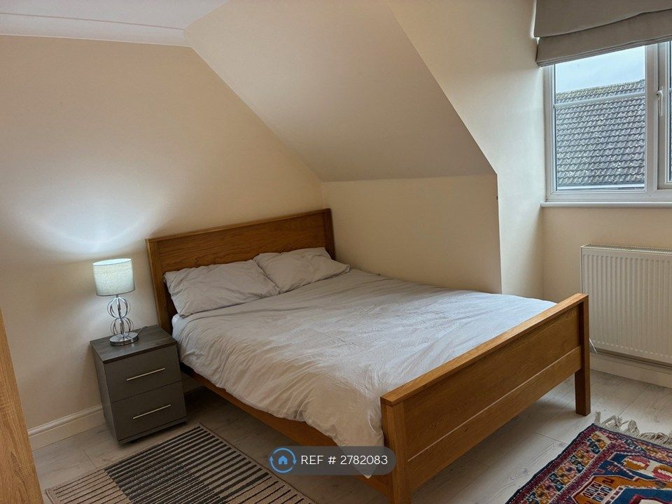 Property photo 2 of 8 Bedroom