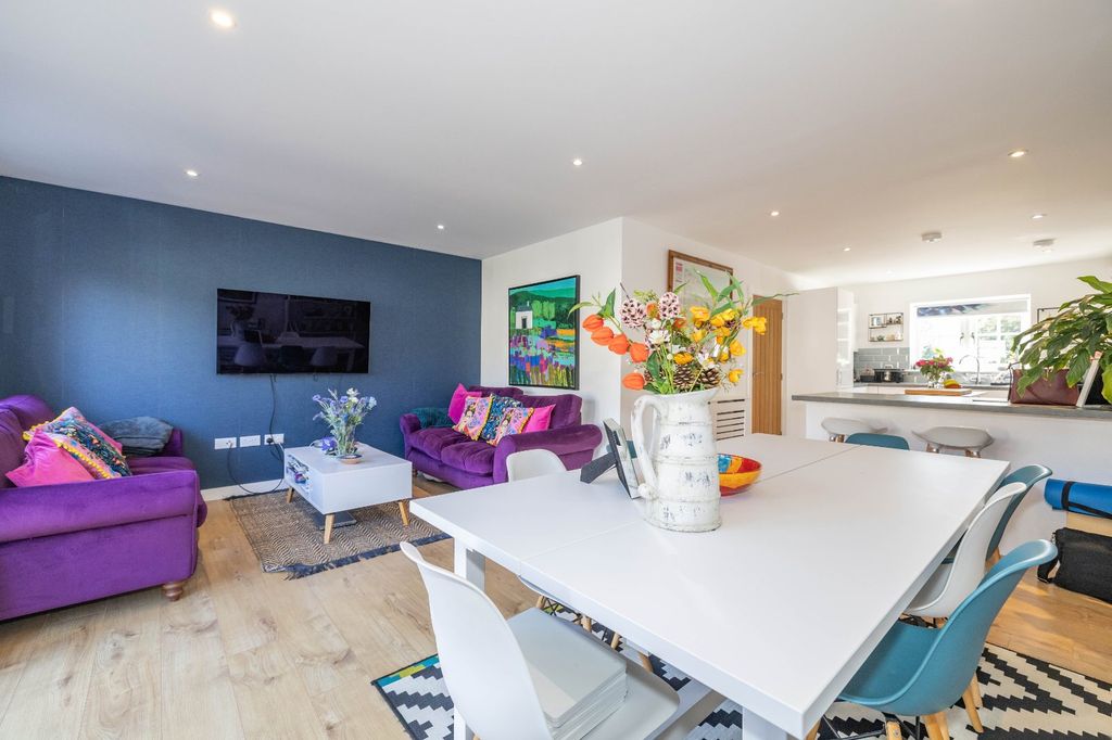 Property photo 3 of 13 Picture 3