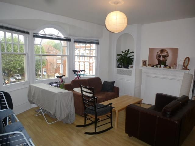 Property photo 1 of 4 Living Room