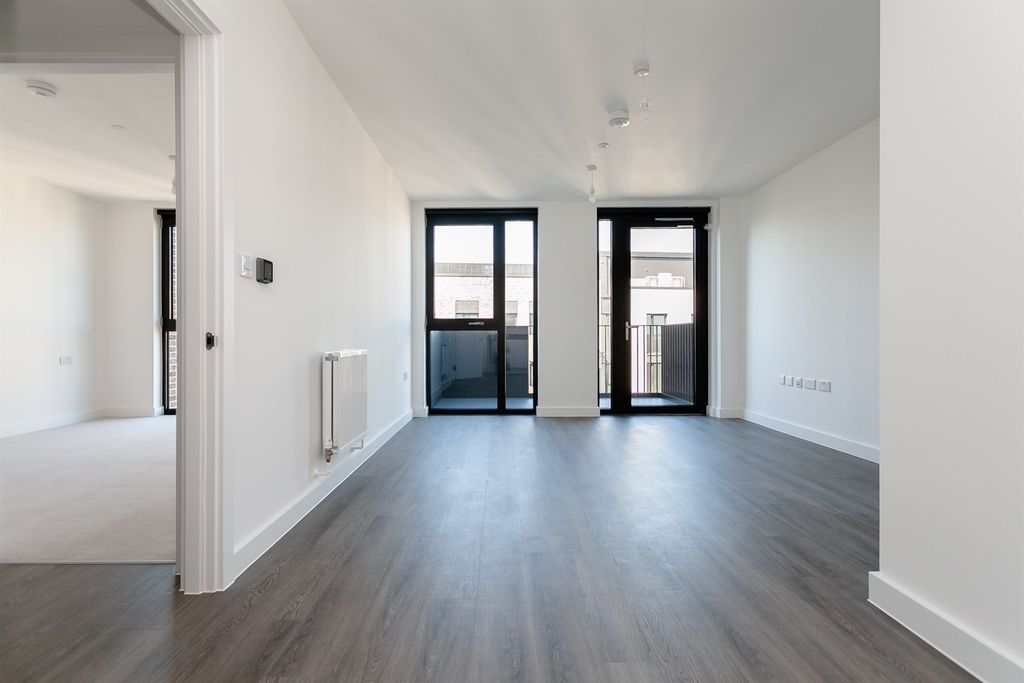 Property photo 1 of 18 (Main)