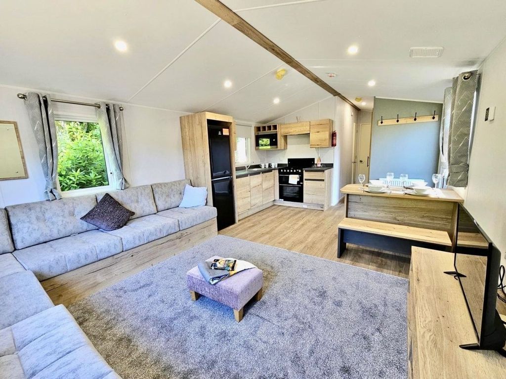 Property photo 1 of 3 - Willerby Midhurst For Sale