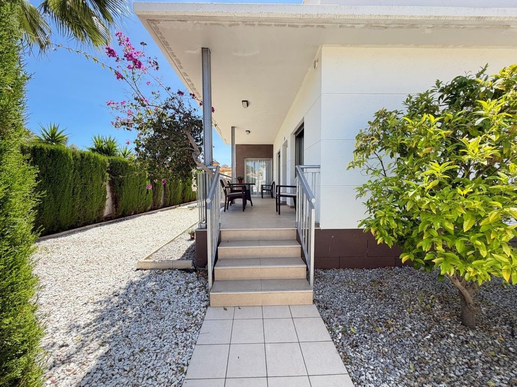 Property photo 2 of 50