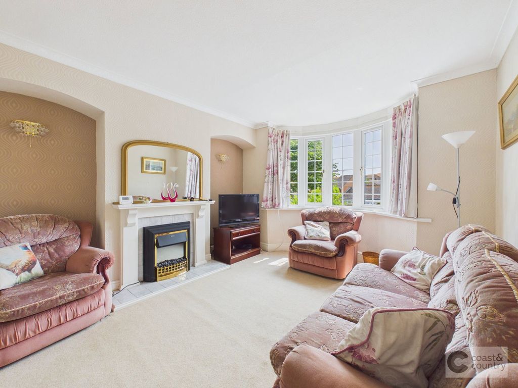Property photo 2 of 26