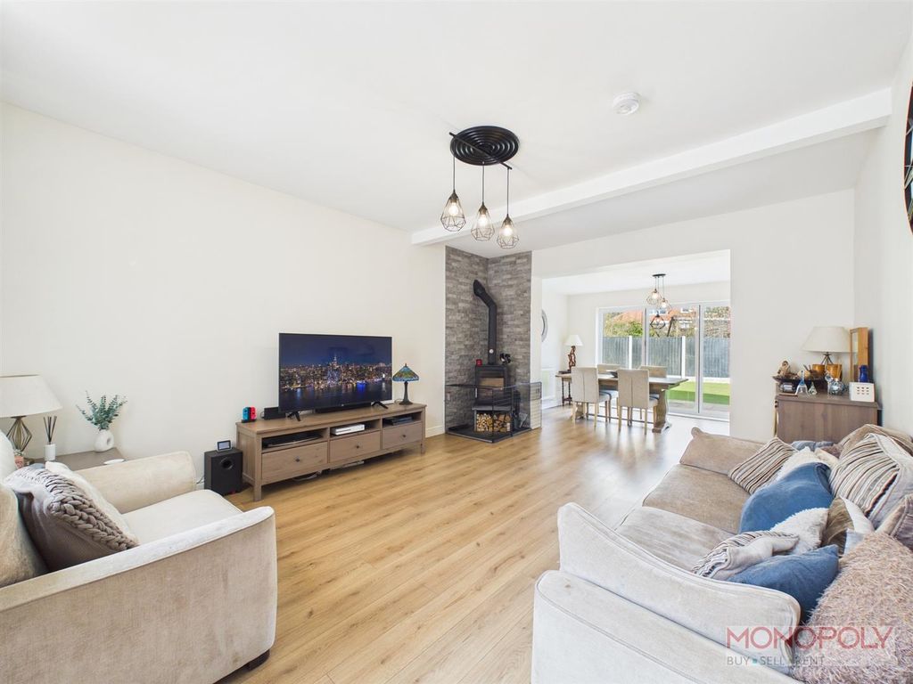 Property photo 3 of 24 Cam01943G0-Pr0650-Still015.Jpg